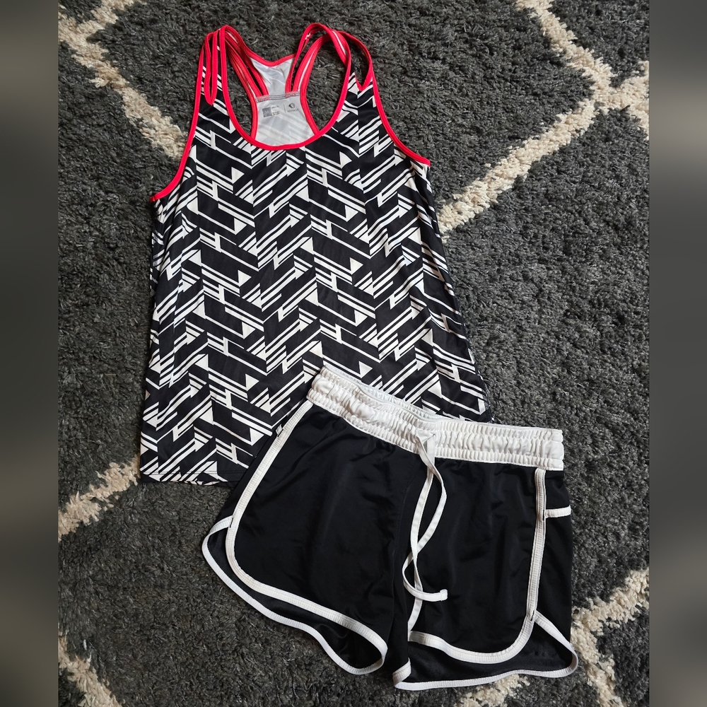 Xersion Set Lot Black & White W/ Red Tank Top & Stretch Shorts Size Medium